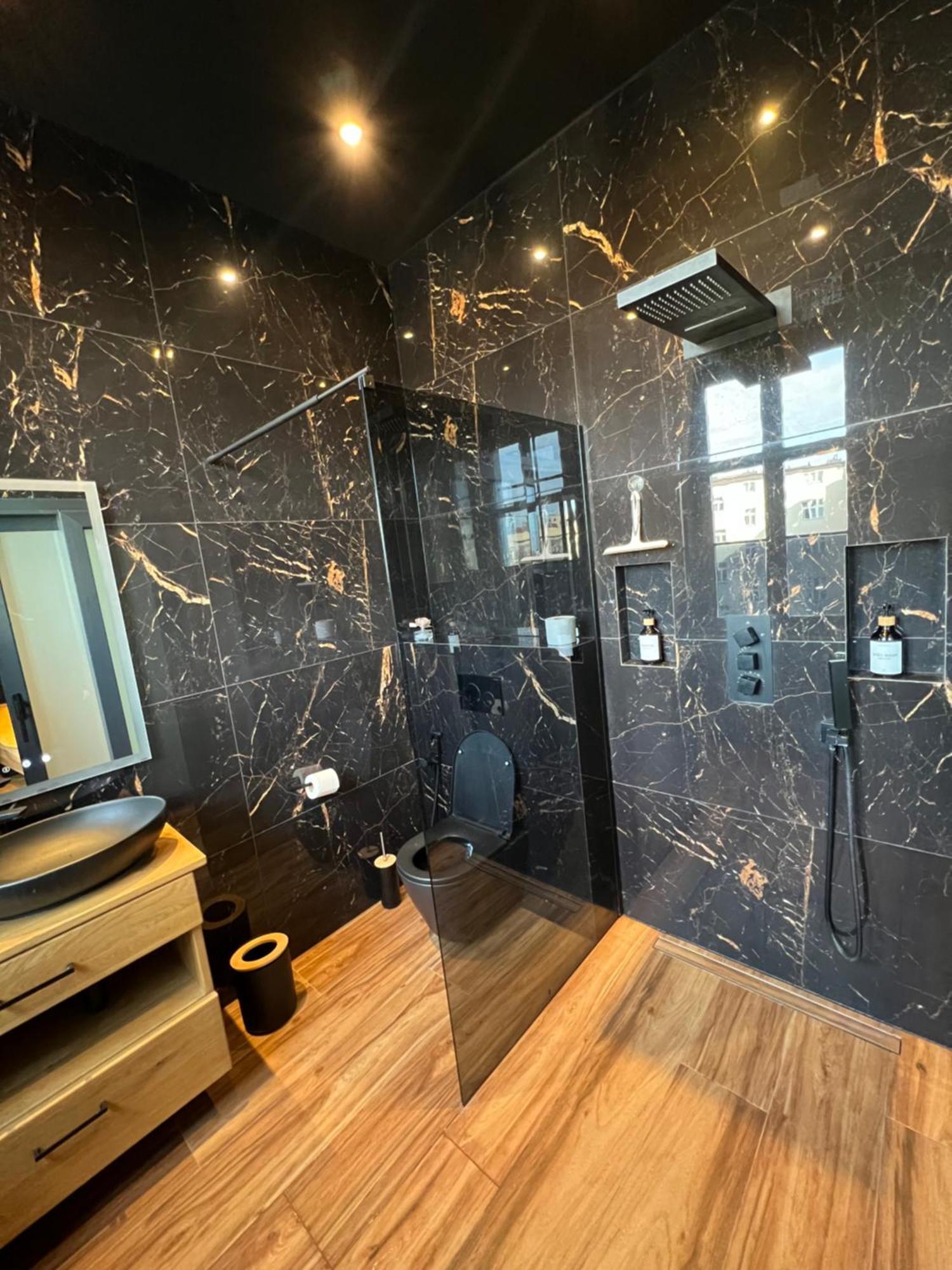 Wenceslas Square Apartment 150 M2 Прага Екстериор снимка