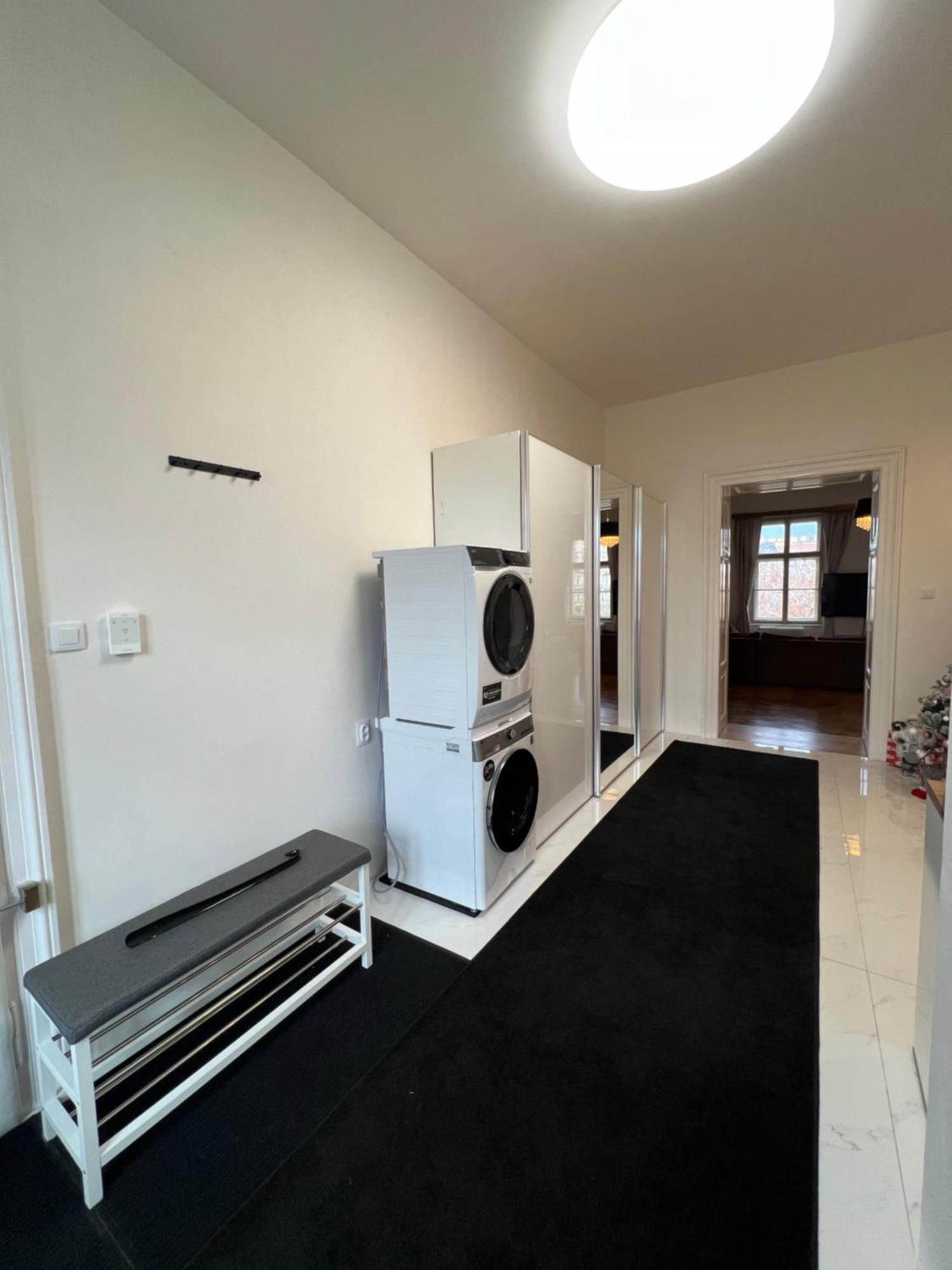 Wenceslas Square Apartment 150 M2 Прага Екстериор снимка